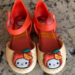 Mini Melissa’s size 7